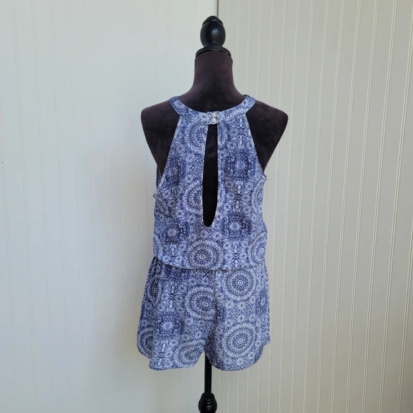 Pink Rose Juniors Ruffle Strappy Romper Pink Blue White Florals Rayon Sz L - Picture 10 of 12